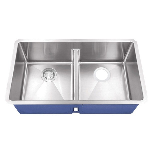 Rivano 32 x 18 in. Undermount 50/50 Double Bowl Sink with Low Divide